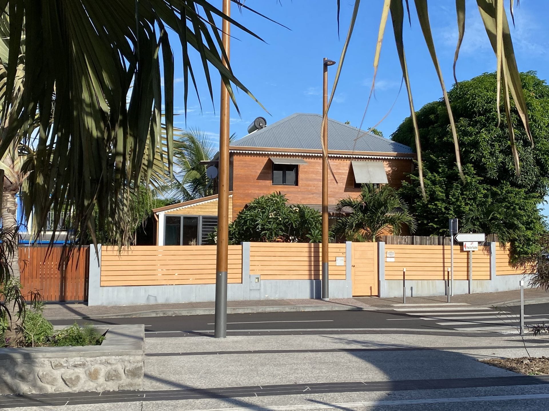 Photo de l'entrée du centre d'échographie médicale de l'étang salé